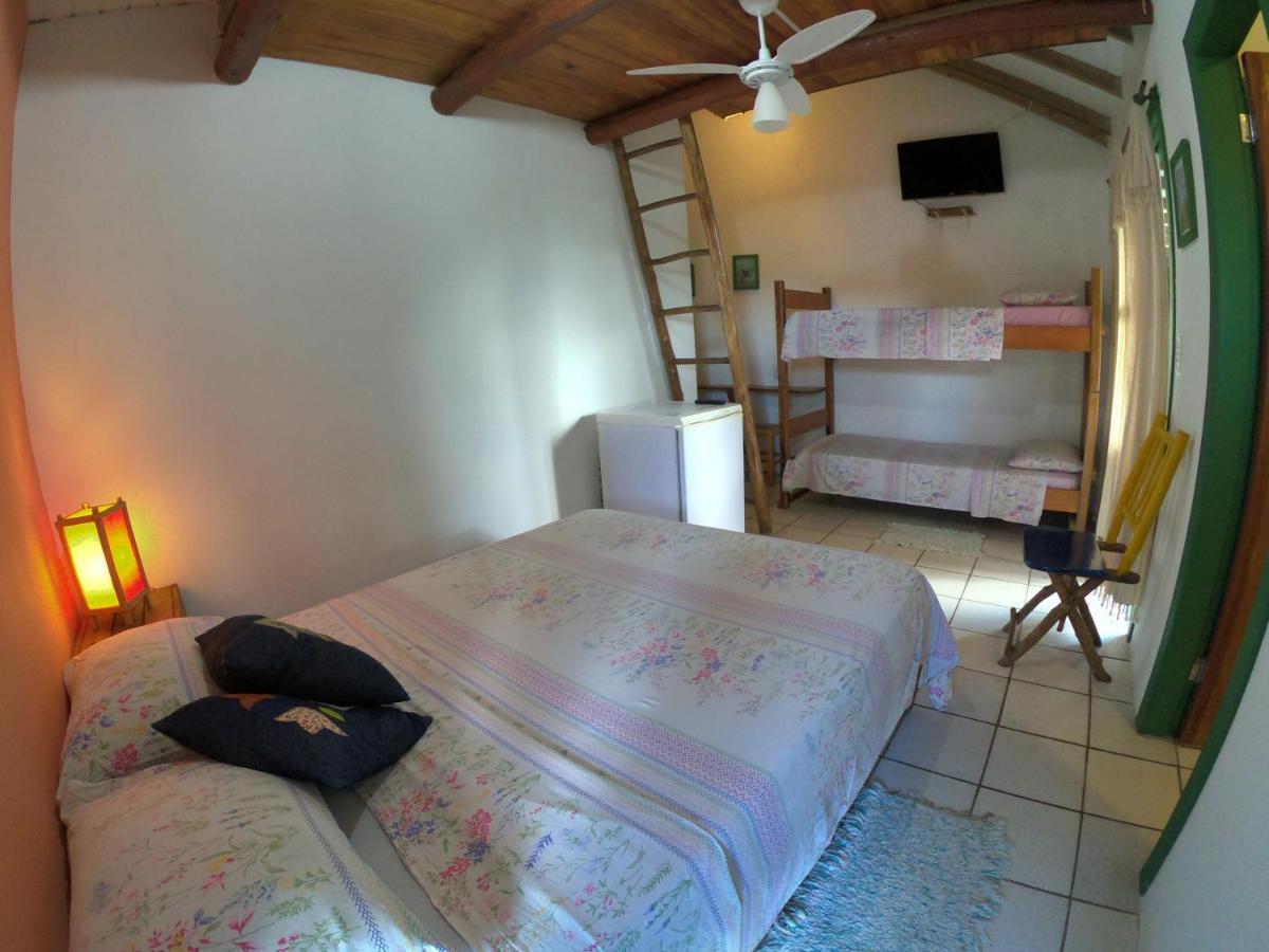 Pousada Canoa Azul Na Praia Da Ferrugem Garopaba Habitación foto